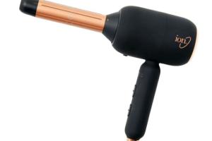 Luxe 4-in-1 Autowrap Airstyler Lets You Simultaneously Dry & Style Your Hair