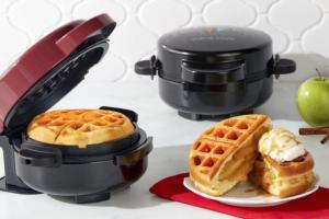 Curtis Stone 5″ Stuffed Waffle Maker