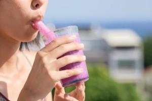 Ice Straw Maker for Your Drinks