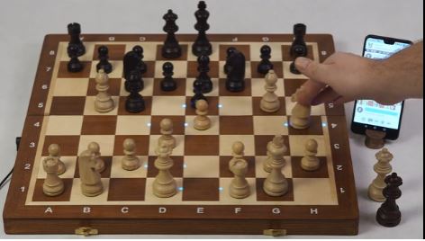 iChessOne: First Foldable Electronic Chessboard