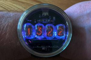 Spark IN-17 Nixie Tube Watch with USB-C Charger