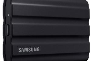 SAMSUNG T7 Shield Rugged Water Resistant SSD (USB 3.2)