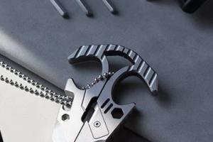 ACTMAX M-Stand Titanium Multitool Smartphone Stand