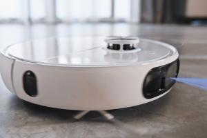 EZVIZ RS2 Robot Vacuum & Mop Combo with 3K Camera