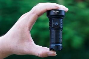 urFlamp V63 Bright Retractable Flashlight