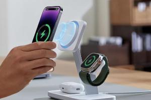 ESR 15W MagSafe + CryoBoost Wireless iPhone, Apple Watch, AirPods Charger