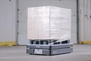 OTTO 1200 Autonomous Mobile Robot Can Move Up to 2640lbs Payloads