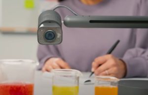 Logitech Reach Webcam & Overhead Camera for YouTubers, Streamers