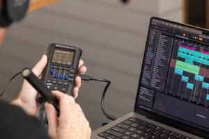 Zoom R4 MultiTrak 32-Bit Float Recorder & Audio Interface