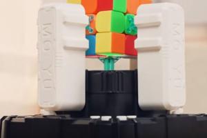 Moyu Rubik’s Cube Solver Robot Tested