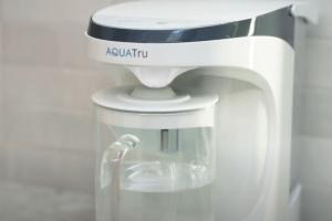 AquaTru Carafe Smart: App Connected Countertop Water Purifier