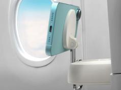 iOttie Treker MagSafe Airplane iPhone Holder