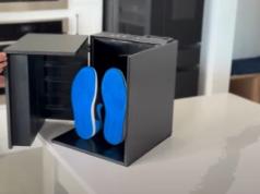 Shoe Steamer: Automated Sneaker Cleaner