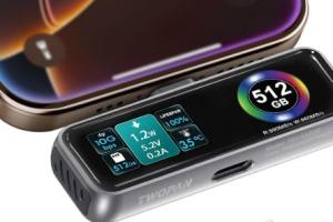 TWOPAN Magnetic iPhone 16 SSD with Built-in Fan, LCD Display