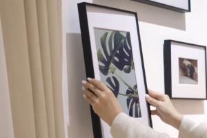 BLOOMIN8 Color E-Ink Canvas for Displaying AI Art