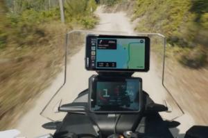 CHIGEE AIO-6: CarPlay Android Auto Smart Display for Motorcycles