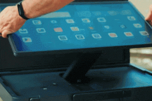 Pixcase: 27-inch Android Entertainment System in a Suitcase
