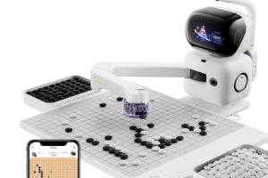 Sense Robot AI Go Board with Robotic Movement