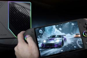 ONEXFLY APEX AI Max+ 395‌ 8-inch Gaming PC with Optional Liquid Cooling