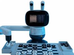 SenseRobot Lite: Robotic Chessboard & Draughts Game